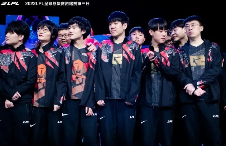 施加了巨大 施加了巨大