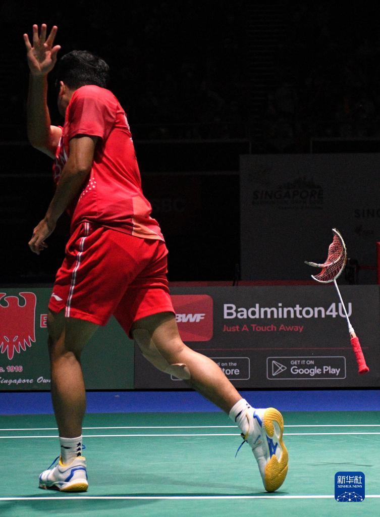 而这正背离 而这正背离